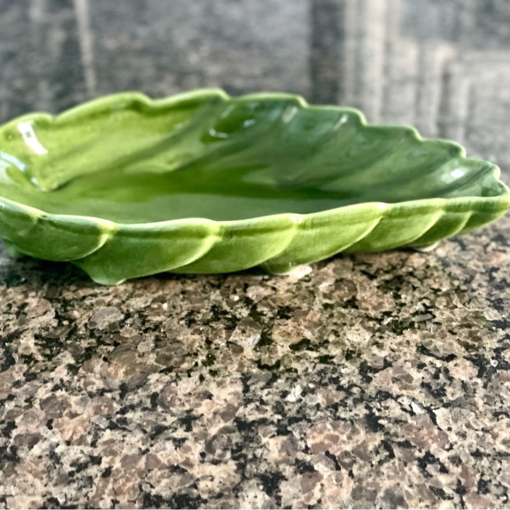 Italian Green Leaf-Shaped Ceramic Dish - Picture 9 of 11